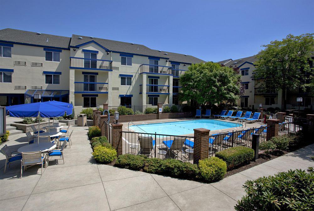 Holiday Inn Express Hotel & Suites Pittsburgh Airport By Ihg Robinson Township Eksteriør billede