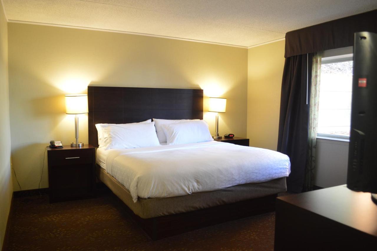 Holiday Inn Express Hotel & Suites Pittsburgh Airport By Ihg Robinson Township Eksteriør billede