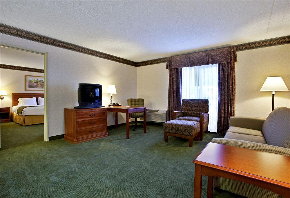 Holiday Inn Express Hotel & Suites Pittsburgh Airport By Ihg Robinson Township Værelse billede