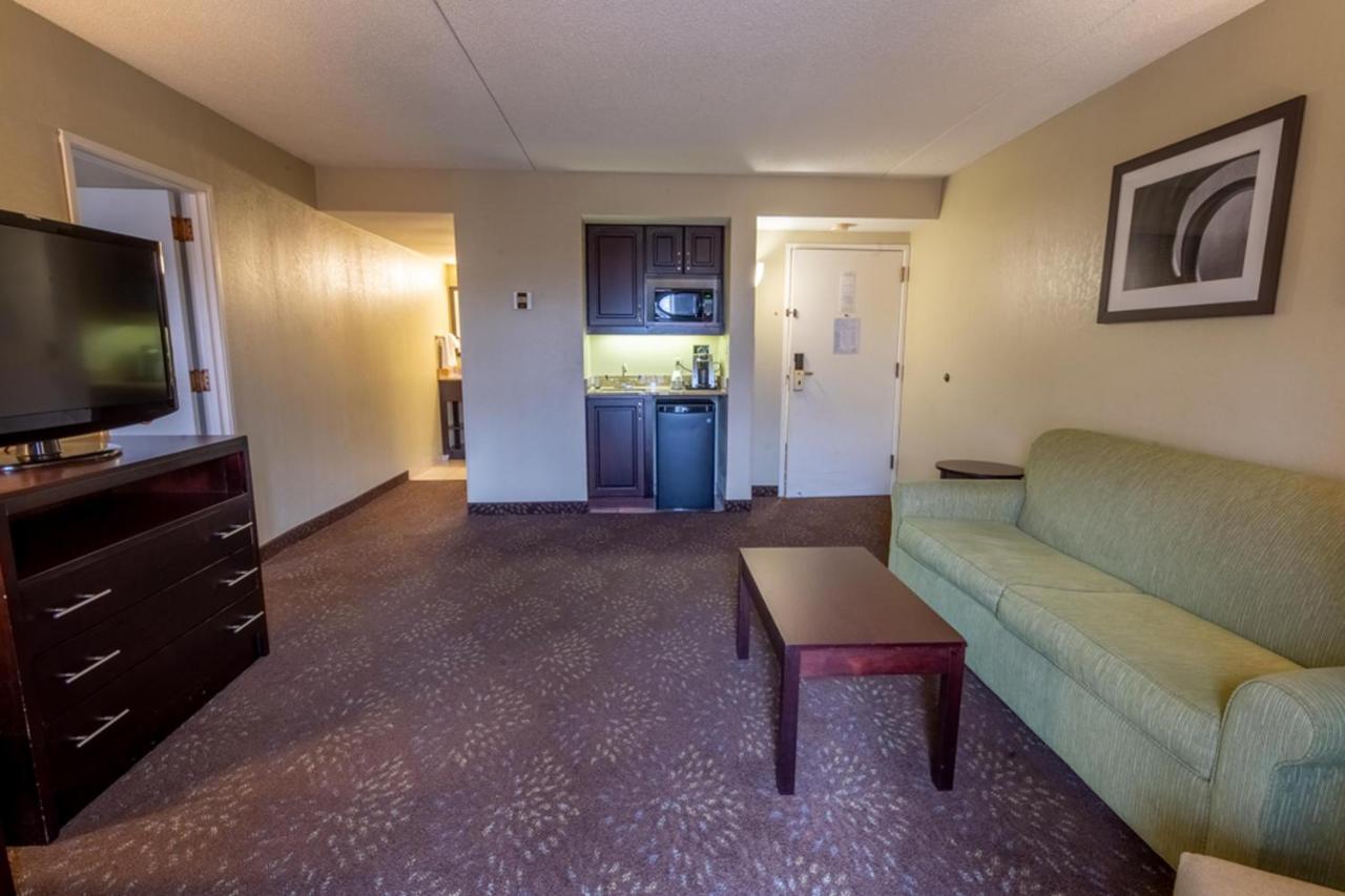 Holiday Inn Express Hotel & Suites Pittsburgh Airport By Ihg Robinson Township Eksteriør billede