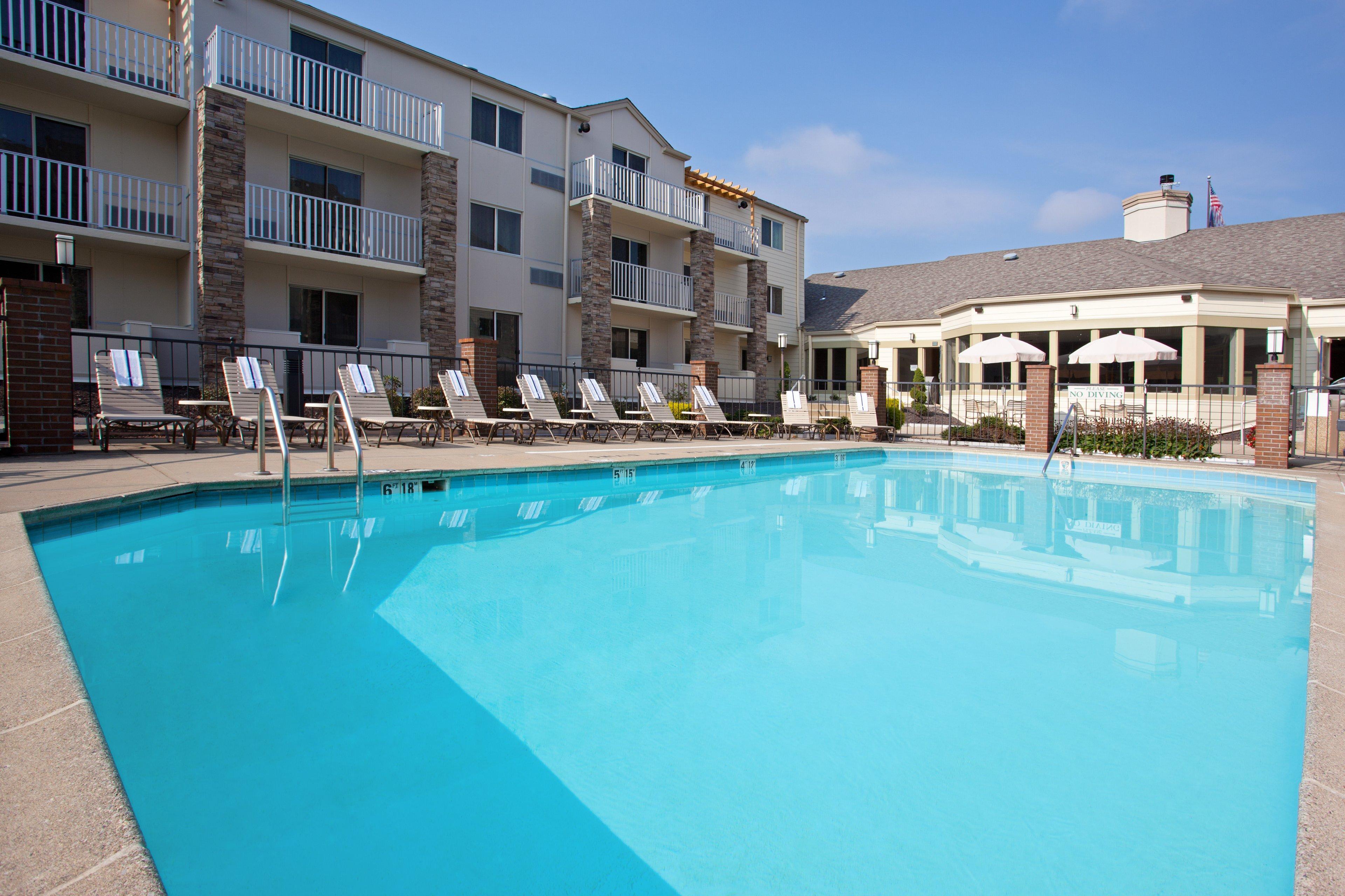 Holiday Inn Express Hotel & Suites Pittsburgh Airport By Ihg Robinson Township Eksteriør billede