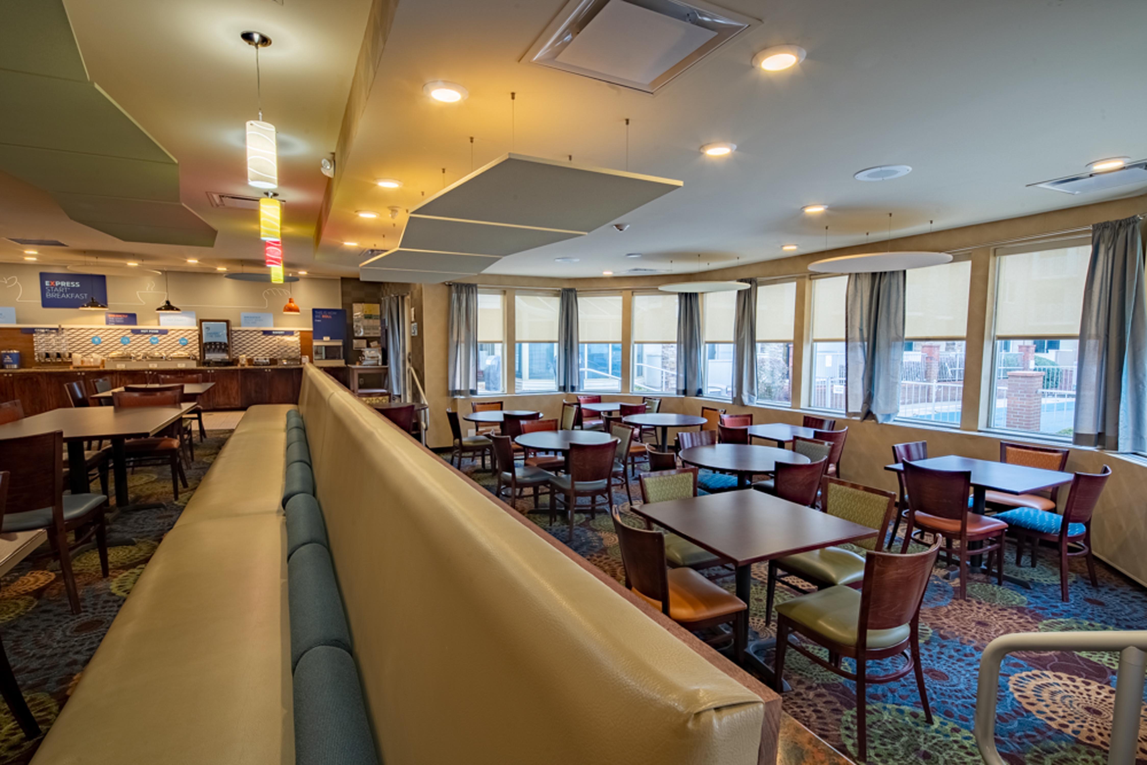 Holiday Inn Express Hotel & Suites Pittsburgh Airport By Ihg Robinson Township Eksteriør billede