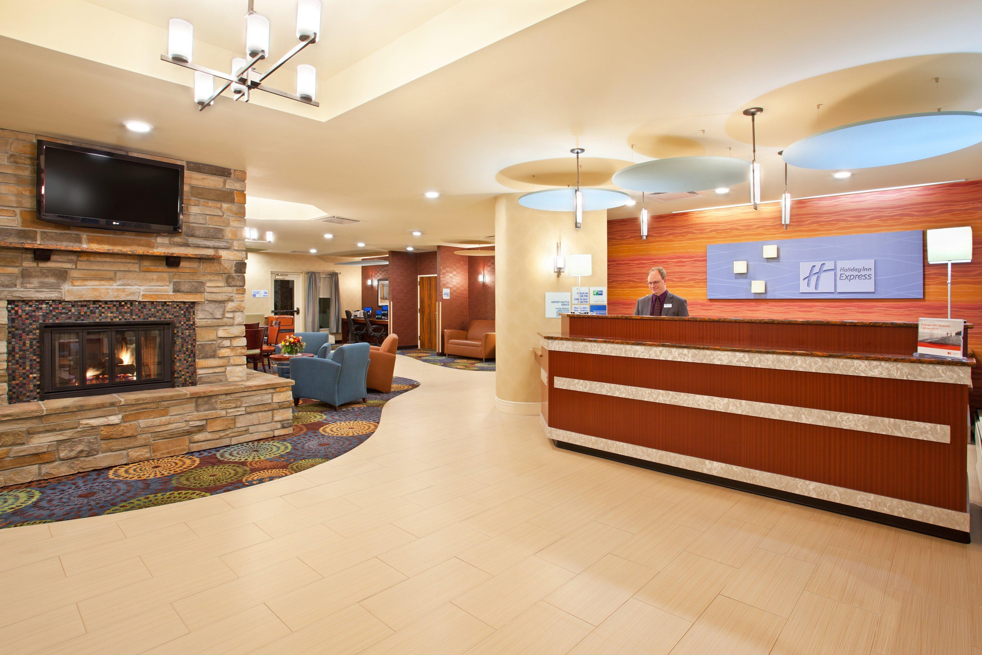 Holiday Inn Express Hotel & Suites Pittsburgh Airport By Ihg Robinson Township Eksteriør billede