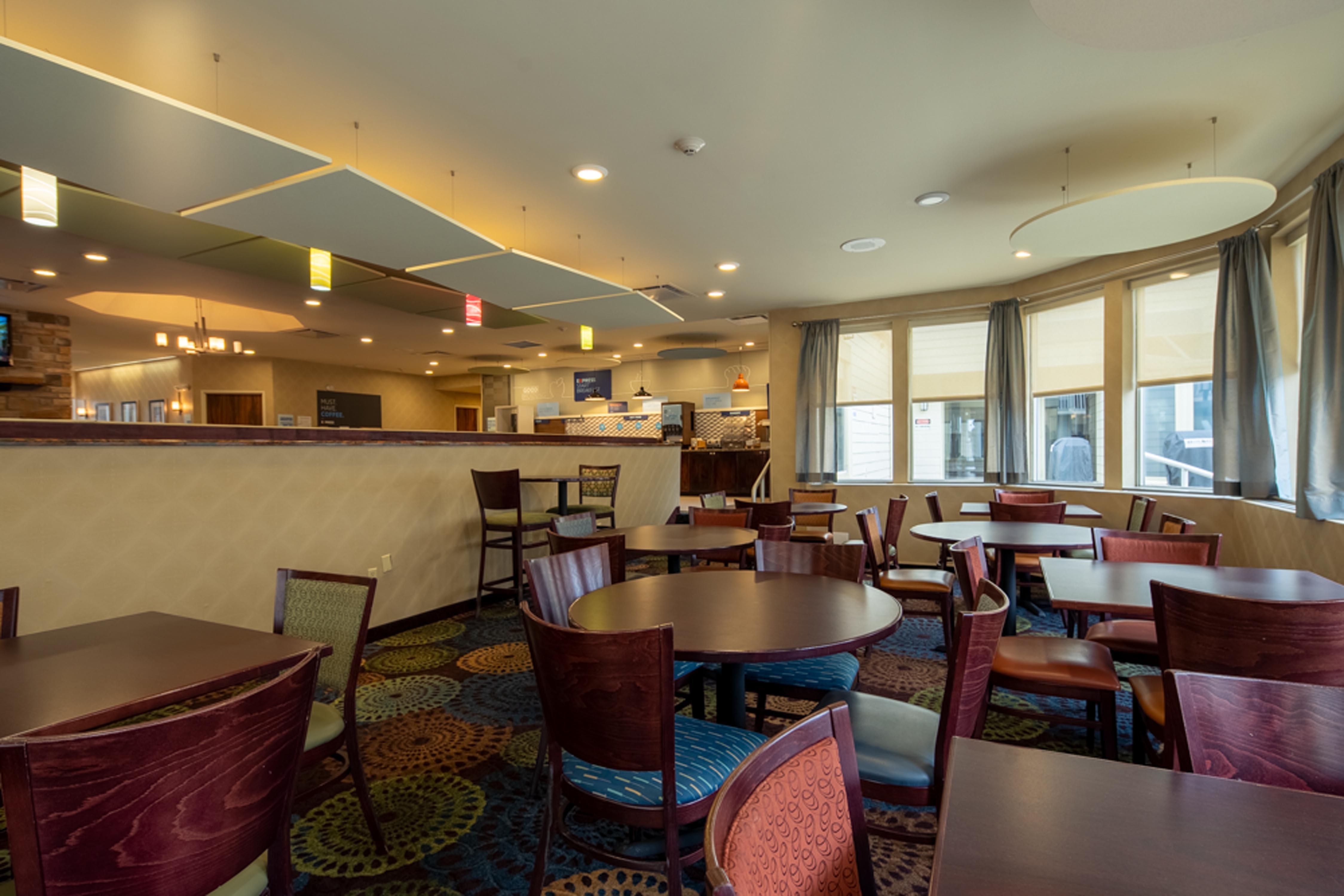 Holiday Inn Express Hotel & Suites Pittsburgh Airport By Ihg Robinson Township Eksteriør billede
